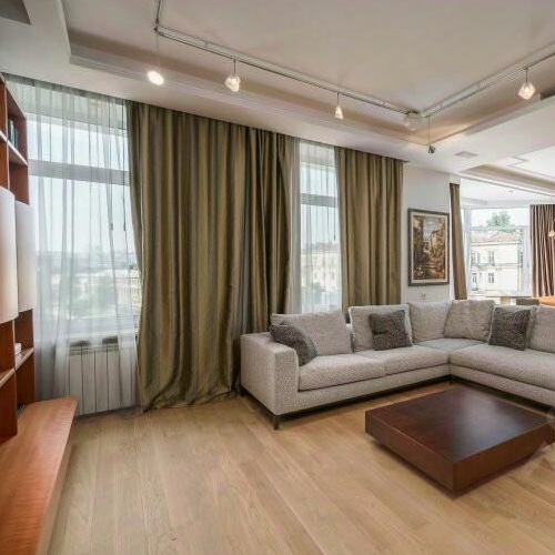 2-комн квартира Ждановская набережная, 10