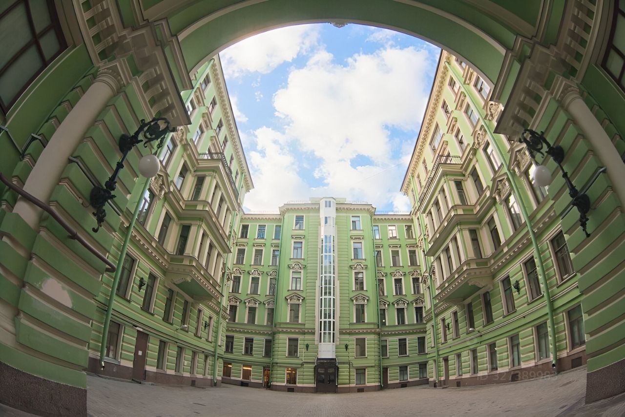 Продажа 6-комн квартиры на вторичном рынке Кирочная улица, 32-34