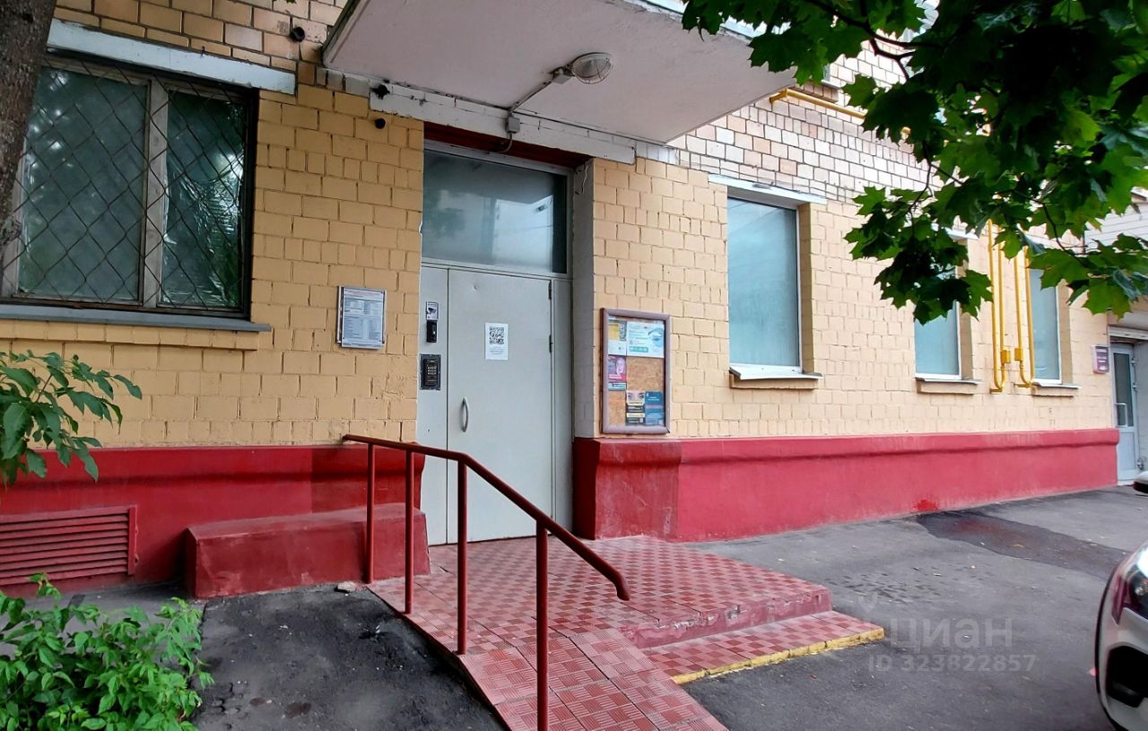 Продажа 2-комн квартиры на вторичном рынке улица Летчика Бабушкина, 18