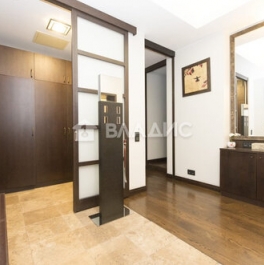 Продажа 6-комн квартиры на вторичном рынке Октябрьский переулок,  д. 5