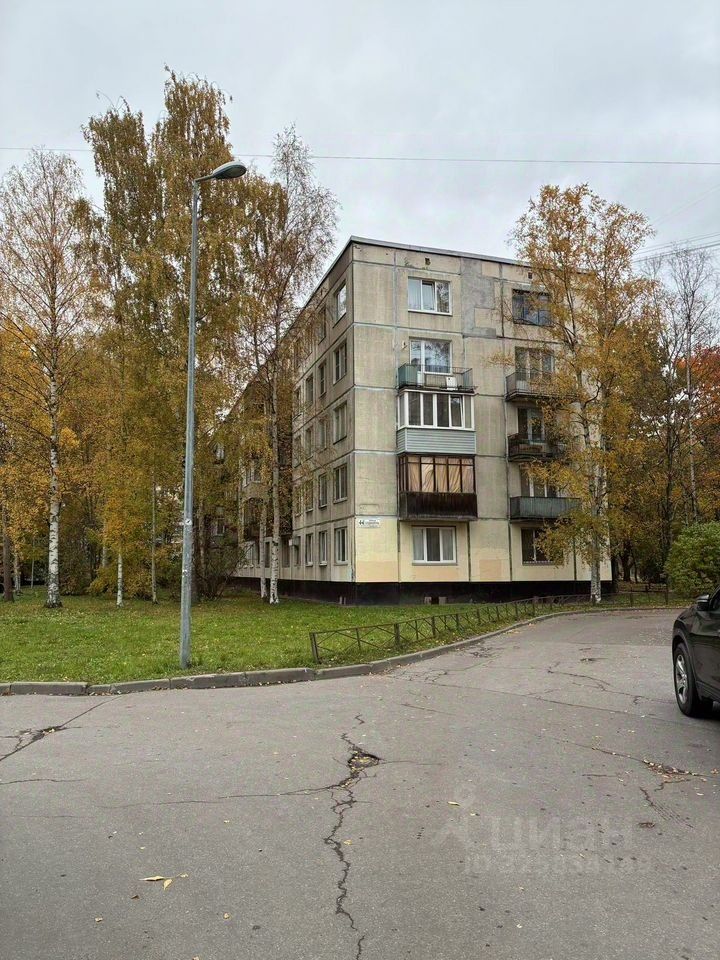 Продажа 2-комн квартиры на вторичном рынке улица Солдата Корзуна, 44