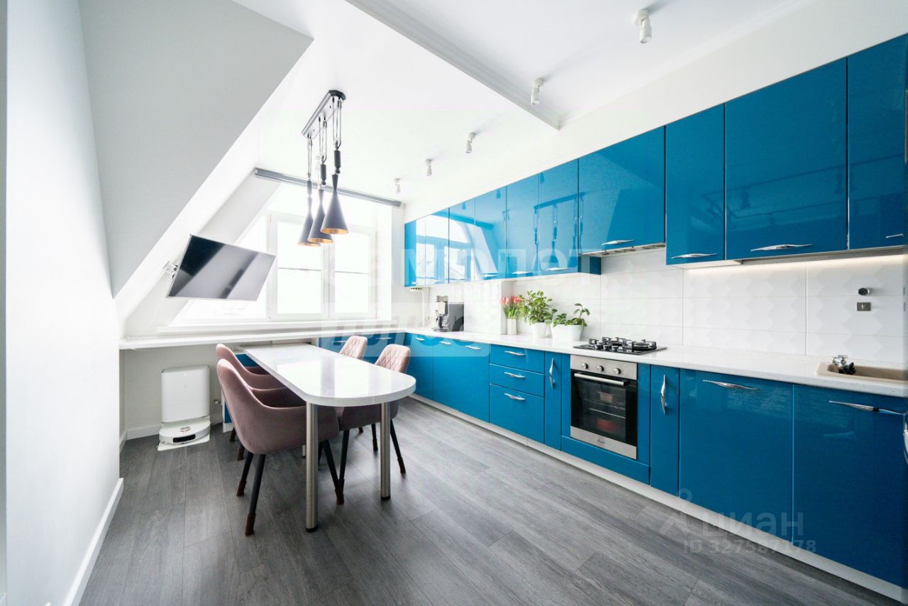 Продажа 3-комн квартиры на вторичном рынке с. Озерецкое, бульвар Радости, 24