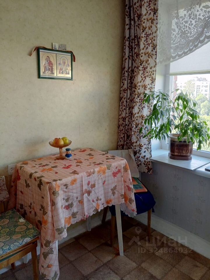Продажа 2-комн квартиры на вторичном рынке проспект Ветеранов, 154