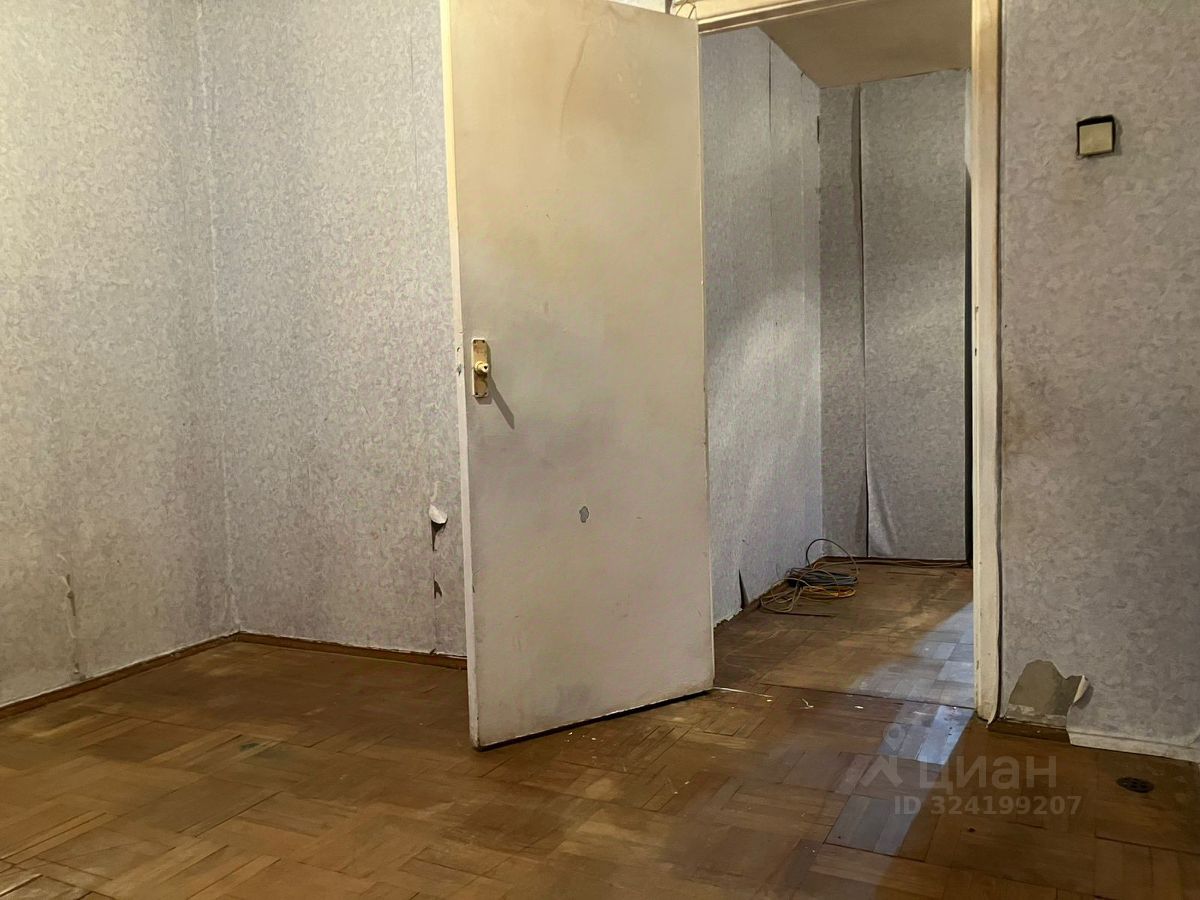 Продажа 3-комн квартиры на вторичном рынке улица Тельмана, 50К1