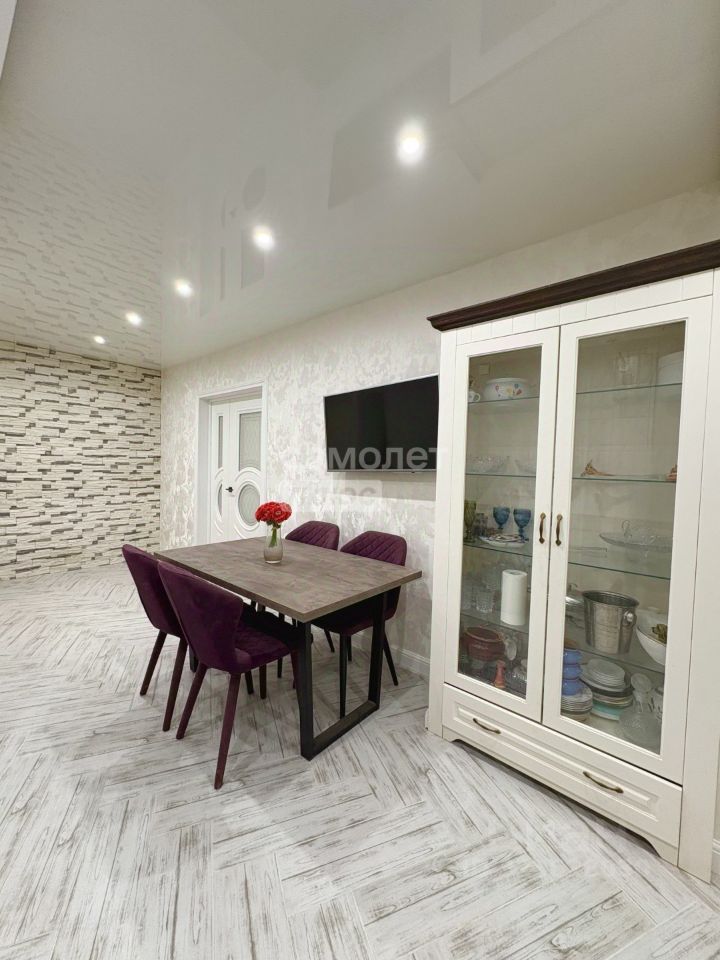 Продажа 3-комн квартиры на вторичном рынке д. Федурново, улица Авиарембаза, 8