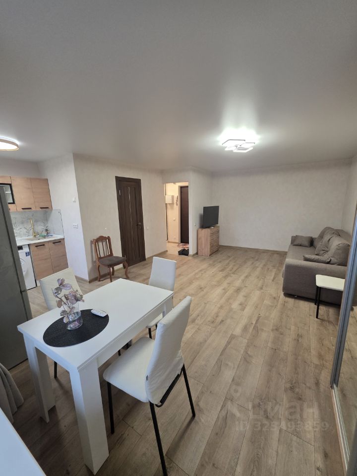 Аренда 2-комн квартиры на вторичном рынке проспект 60-летия Октября, 3К4