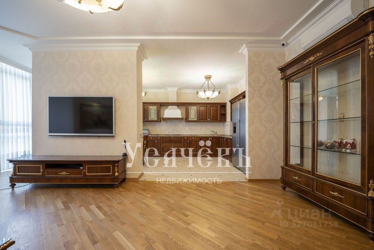 Продажа 4-комн квартиры на вторичном рынке Ломоносовский проспект, 25к1