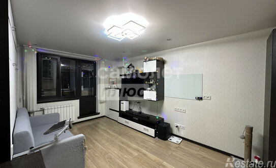 Продажа 2-комн квартиры на вторичном рынке Баковка, бульвар Маршала Крылова,  д. 6