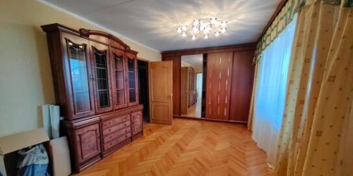 3-комн квартира ул Гришина,  д. 15