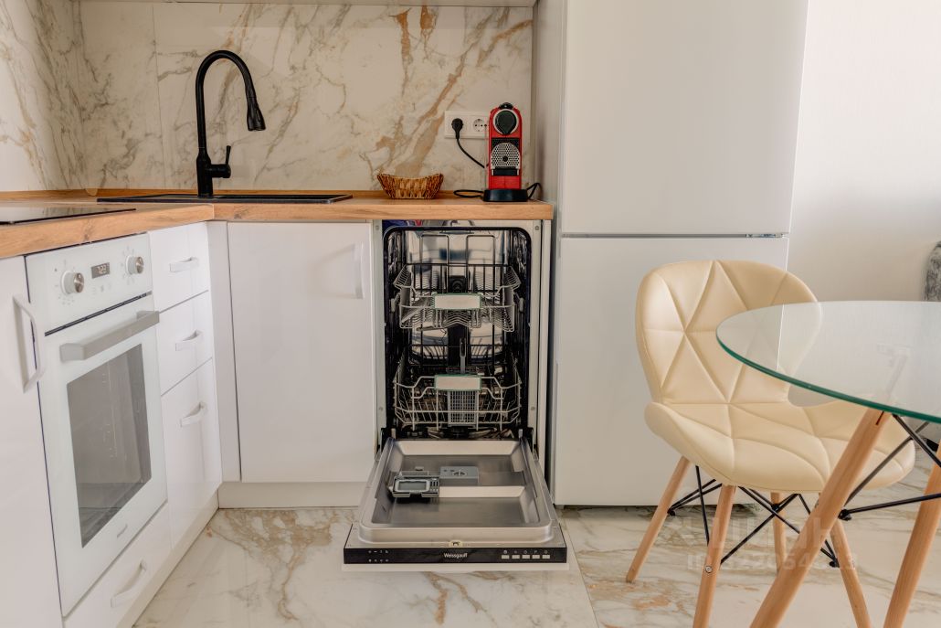 Продажа 2-комн квартиры на вторичном рынке Нахимовский проспект, 31к3