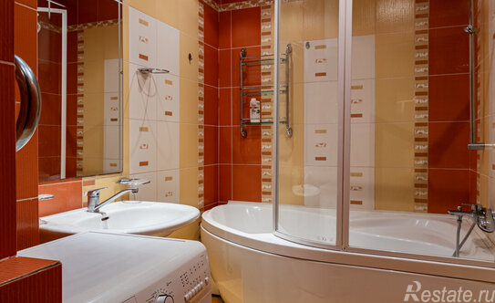 Продажа 3-комн квартиры на вторичном рынке Художников пр-кт,  д. 33,  к. 4