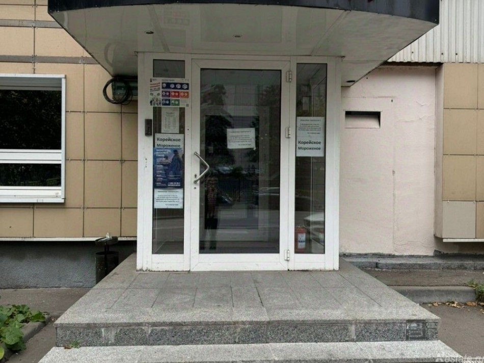 Аренда торгового помещения Мантулинская улица,  д. 2