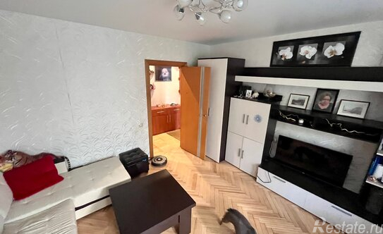 Продажа 3-комн квартиры на вторичном рынке улица Красина,  д. 24-28