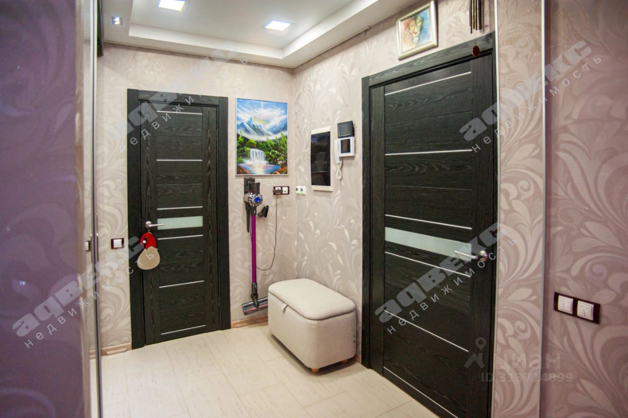 Продажа 4-комн квартиры на вторичном рынке Ломоносов, улица Костылева, 18