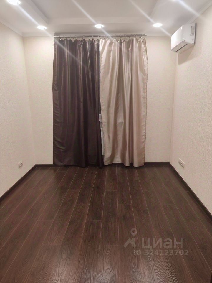 Продажа 2-комн квартиры на вторичном рынке Осенний бульвар, 10К2