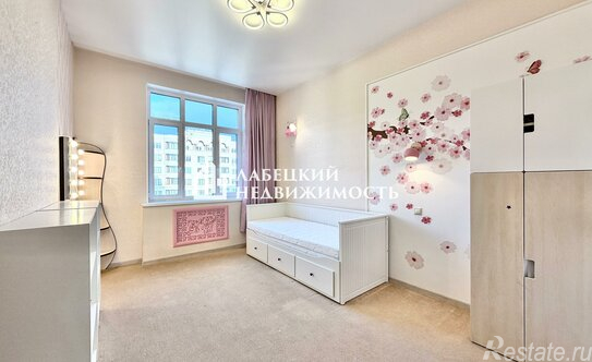 Продажа 3-комн квартиры на вторичном рынке Красный Октябрь, улица Мира