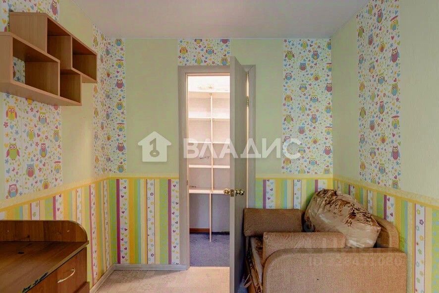 Продажа 2-комн квартиры на вторичном рынке Лобня, улица Калинина,  д. 8