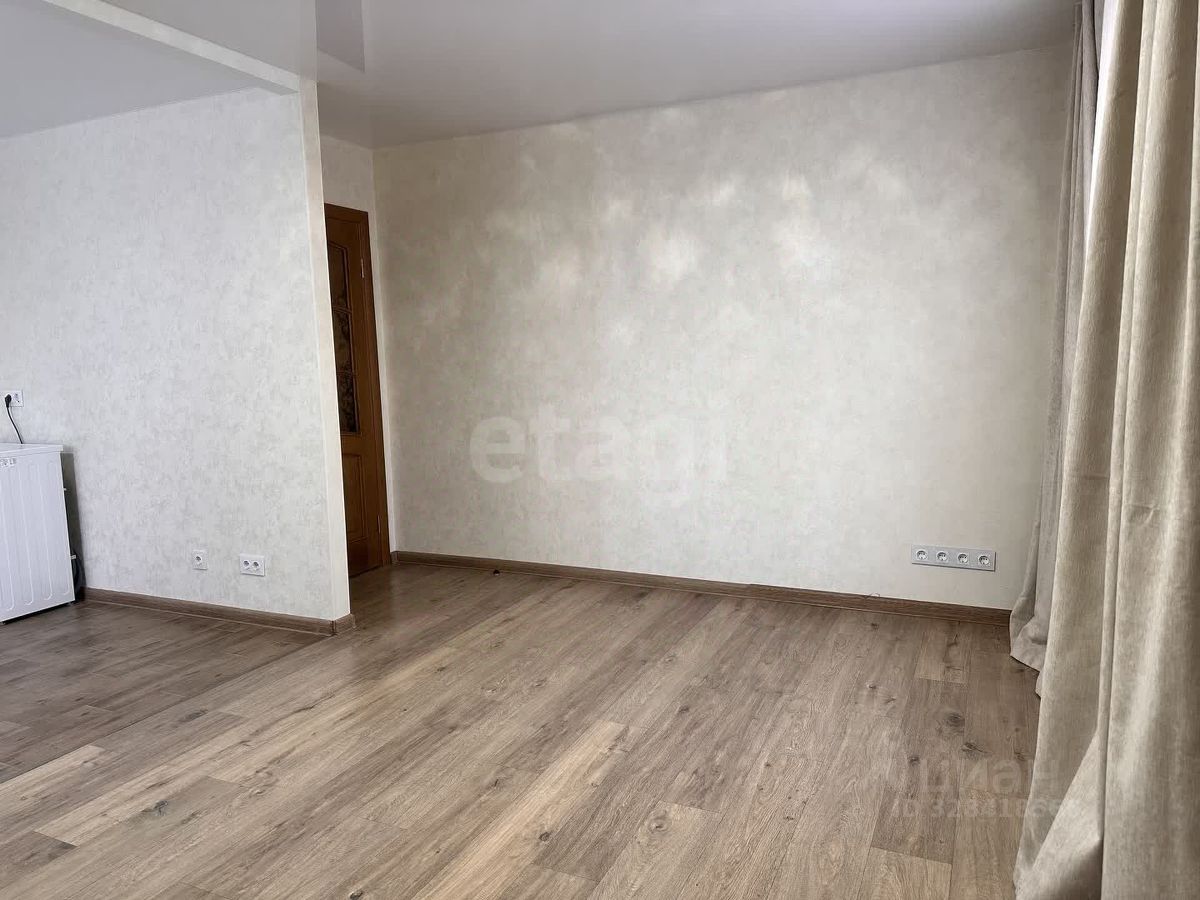 Продажа 2-комн квартиры на вторичном рынке улица Червонного Казачества, 42