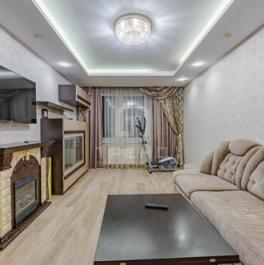 Продажа 4-комн квартиры на вторичном рынке Просвещения пр-кт,  д. 33 к1