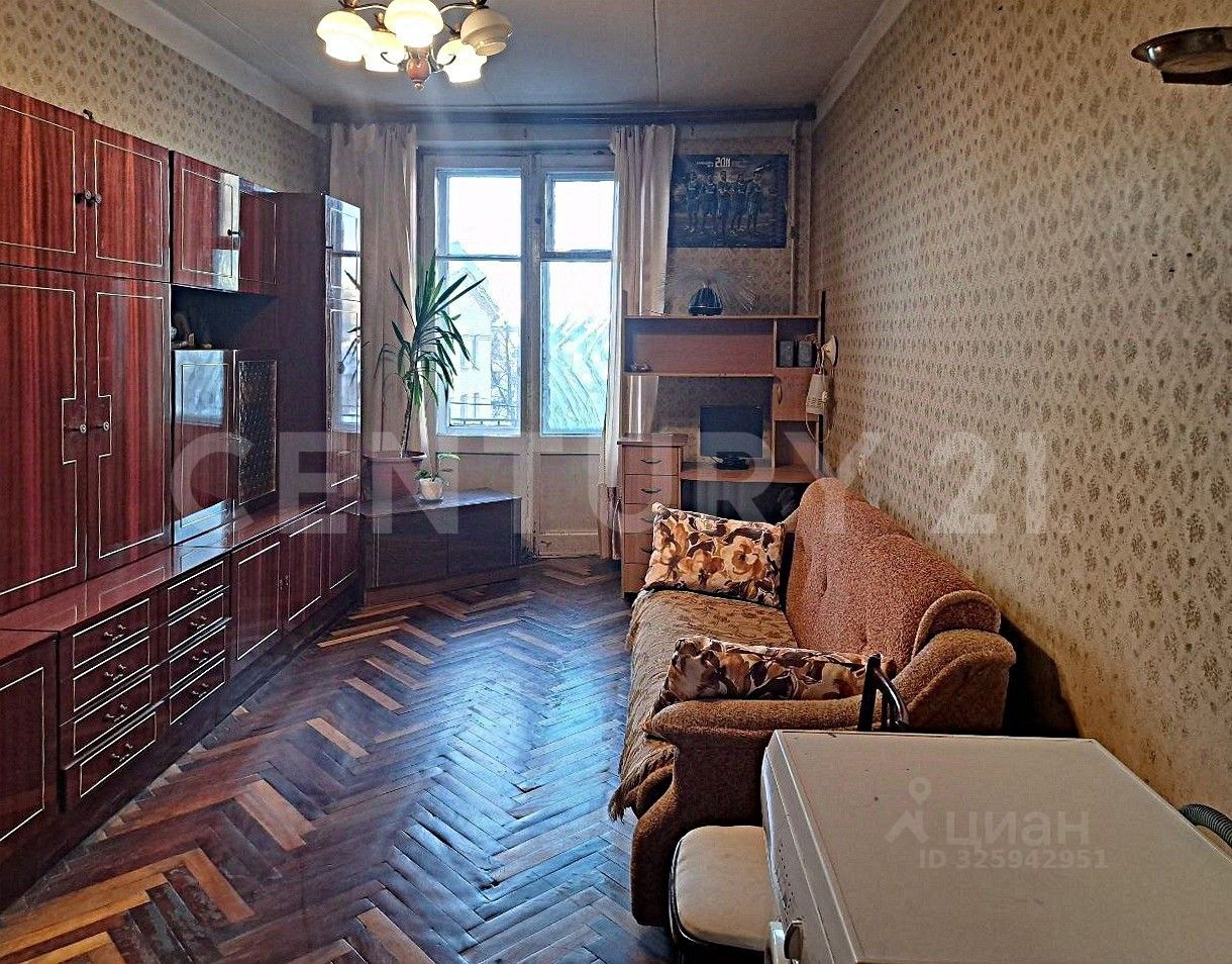 Продажа 2-комн квартиры на вторичном рынке улица Возрождения, 7/25