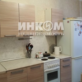 Продажа 1-комн квартиры на вторичном рынке Железнодорожный, улица Поликахина,  д. 5