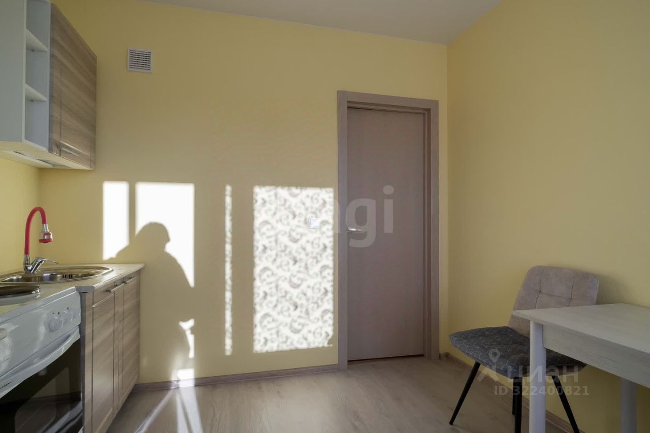 Продажа 1-комн квартиры на вторичном рынке Дубровка пгт, улица Набережная, 10