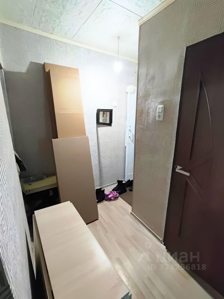 Продажа 1-комн квартиры на вторичном рынке пос. Войсковицы, площадь Манина, 4