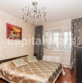 Аренда 3-комн квартиры на вторичном рынке ул Дмитриевского,  д. 11