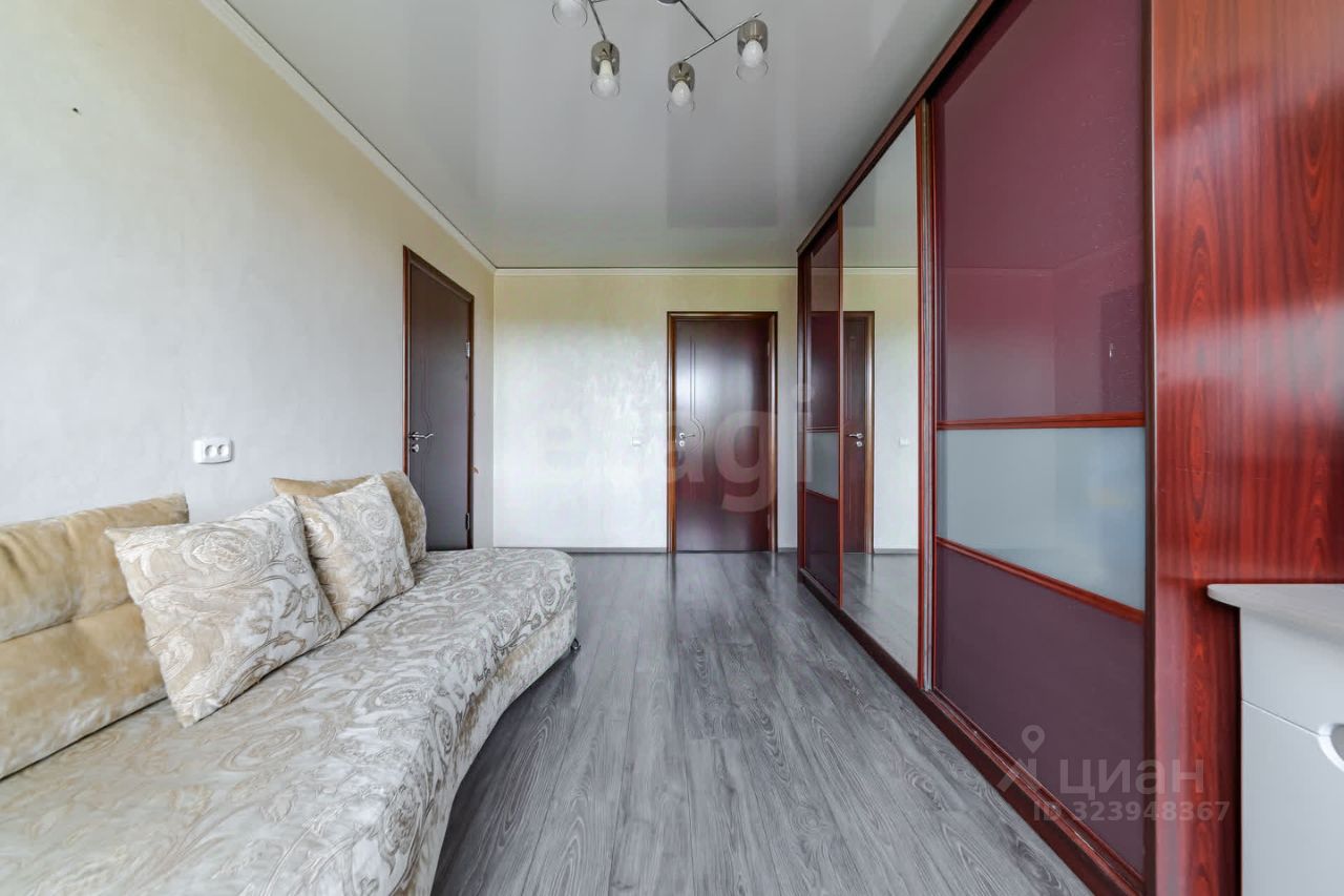 Продажа 3-комн квартиры на вторичном рынке Софийская улица, 51