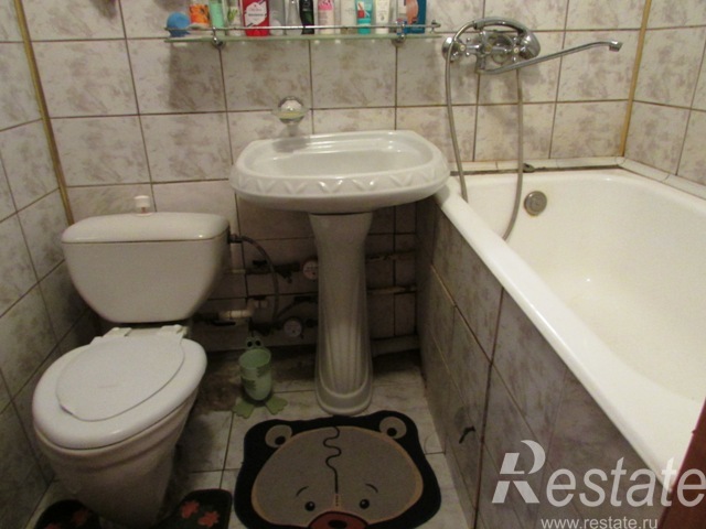 Продажа 1-комн квартиры на вторичном рынке Белоозерский пгт, 60 лет Октября ул ,  д. 4