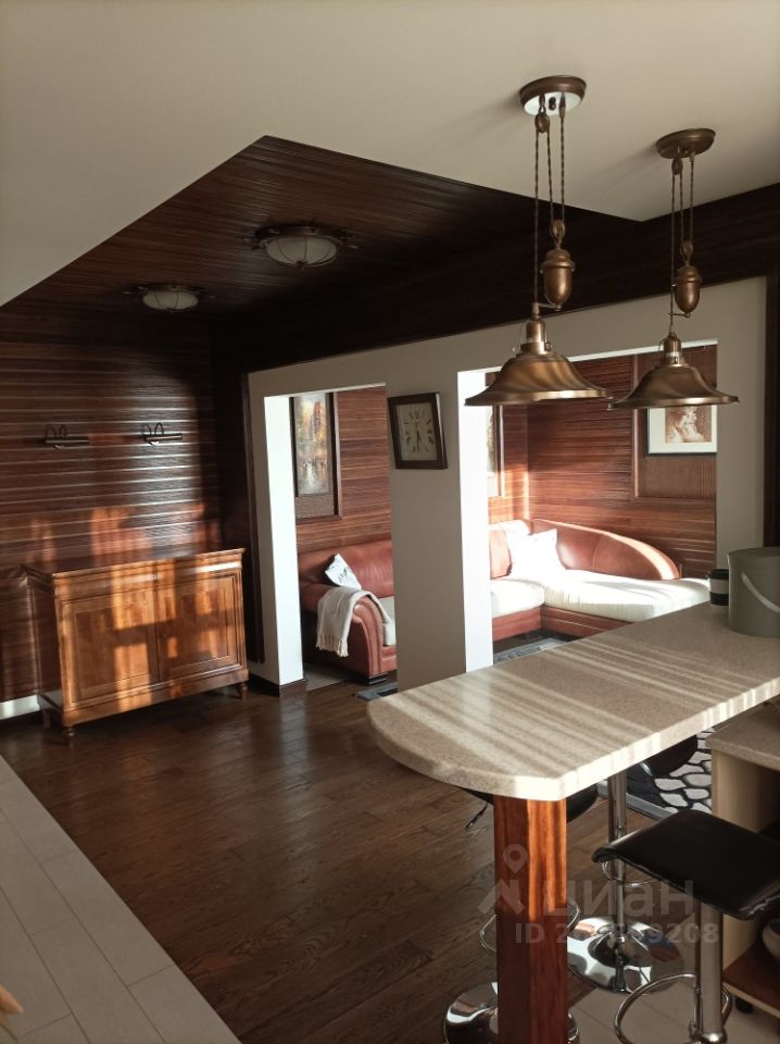 Аренда 4-комн квартиры на вторичном рынке Петрозаводская улица, 3