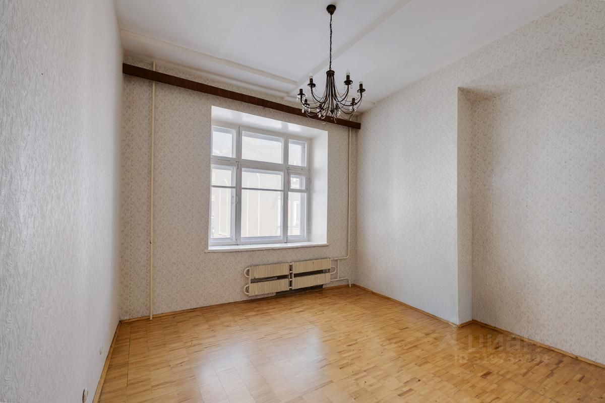 Продажа 4-комн квартиры на вторичном рынке Казарменный переулок, 8С1