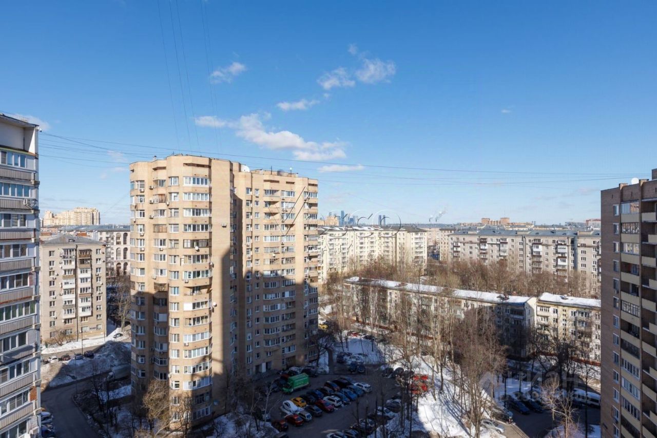 Продажа 4-комн квартиры на вторичном рынке Ломоносовский проспект, 7К5