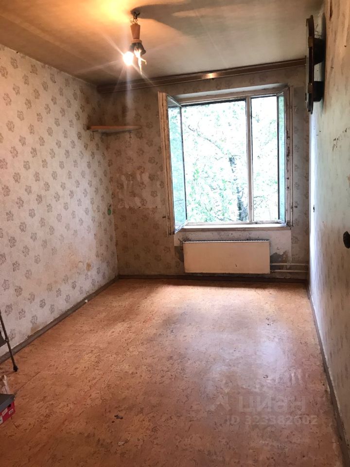 Продажа 2-комн квартиры на вторичном рынке Самаркандский бульвар, 24К1