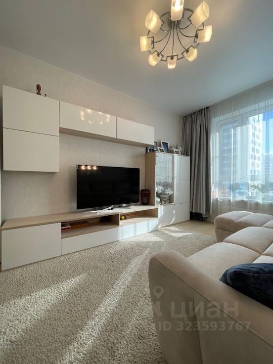 Продажа 4-комн квартиры на вторичном рынке Олонецкая улица, 4