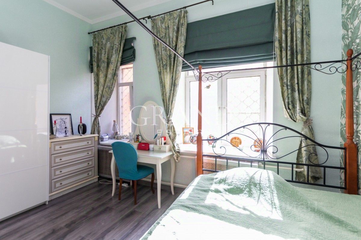 Продажа 3-комн квартиры на вторичном рынке Фурманный переулок, 18