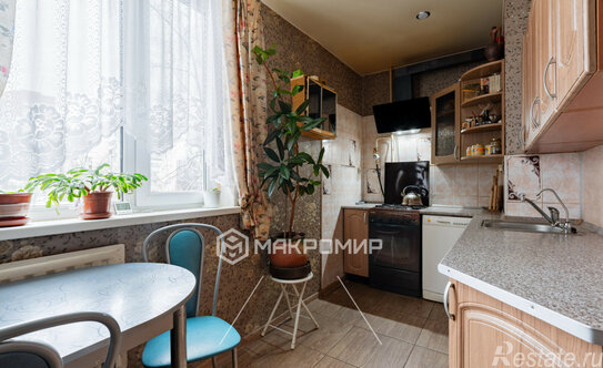 Продажа 3-комн квартиры на вторичном рынке Загребский б-р,  д. 33,  к. 2