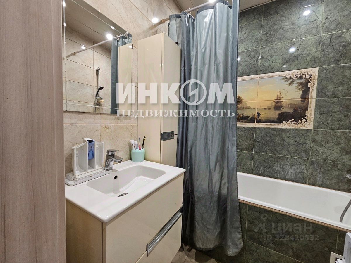 Продажа 2-комн квартиры на вторичном рынке Лобня, Спортивная улица, 1к2