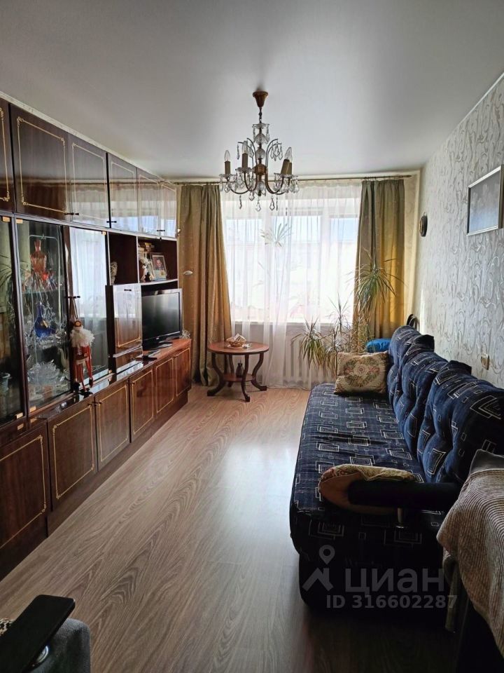 Продажа 2-комн квартиры на вторичном рынке пос. Стрельна, Кропоткинская улица, 6к1