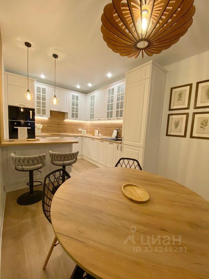 Аренда 3-комн квартиры на вторичном рынке улица Малая Очаковская, 4Ак2