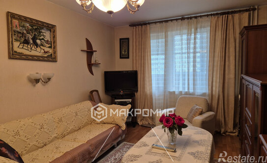 Продажа 1-комн квартиры на вторичном рынке Маршала Захарова ул,  д. 60