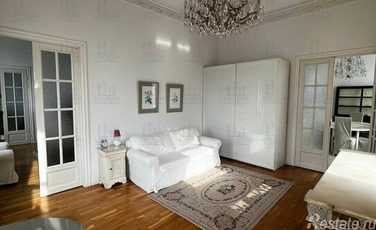 Аренда 3-комн квартиры на вторичном рынке Галерная улица,  д. 19