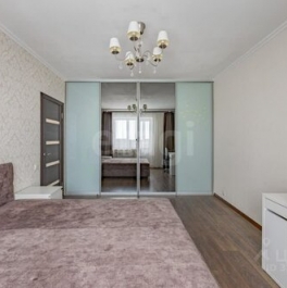 Продажа 2-комн квартиры на вторичном рынке улица Кораблестроителей,  д. 38 к1