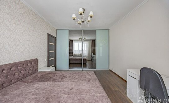 Продажа 2-комн квартиры на вторичном рынке улица Кораблестроителей,  д. 38 к1