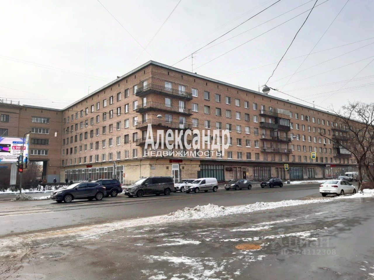 Продажа 2-комн квартиры на вторичном рынке улица Трефолева, 22/25