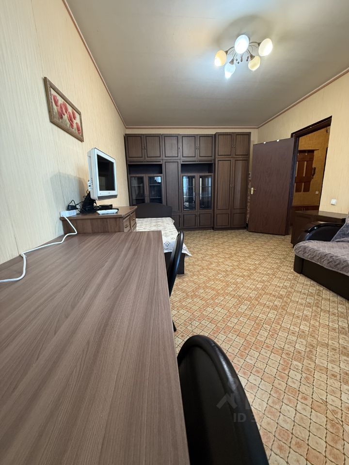 Аренда 1-комн квартиры на вторичном рынке Осенний бульвар, 16К1