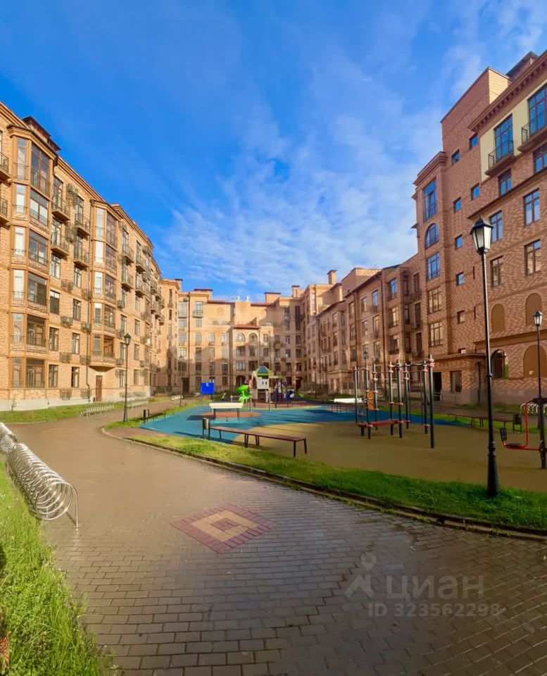 Продажа 3-комн квартиры на вторичном рынке с. Николо-Урюпино, улица Полковника Глазунова, 6