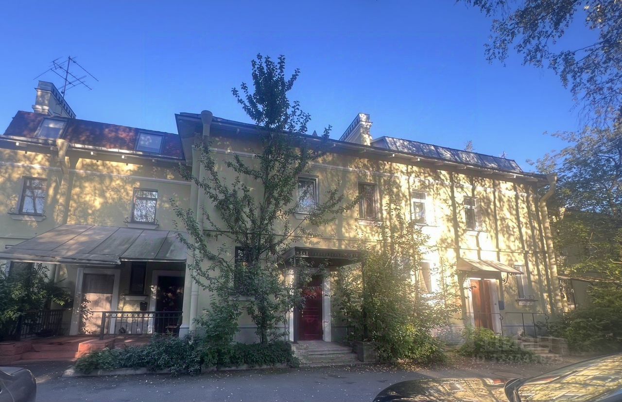 Продажа 2-комн квартиры на вторичном рынке улица Савушкина, 35К2