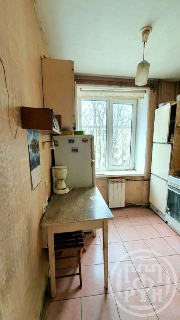 Продажа 3-комн квартиры на вторичном рынке Светлановский просп.,  д. 21