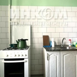 Продажа 2-комн квартиры на вторичном рынке Фрунзенская наб,  д. 36/2